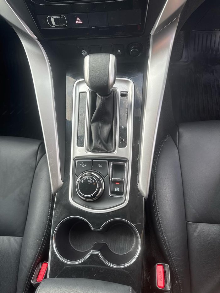 2017 Mitsubishi Pajero Sport GLS