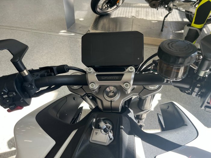 2023 CFMOTO 2023 CFMOTO 450NK NEBULA WHITE