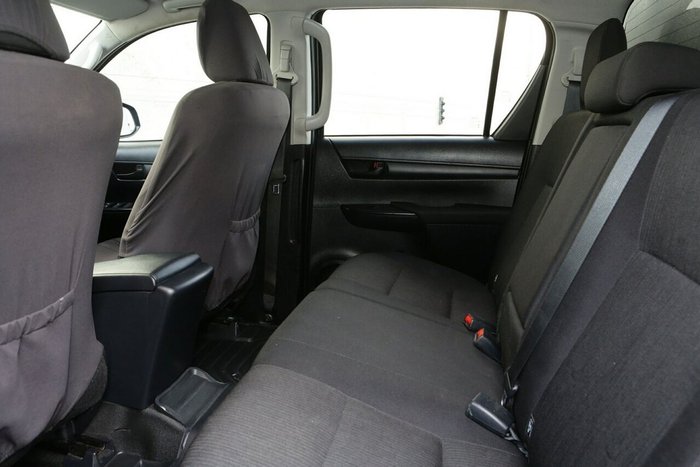 2024 Toyota Hilux SR