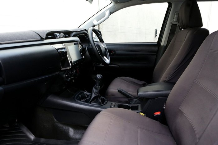 2024 Toyota Hilux SR
