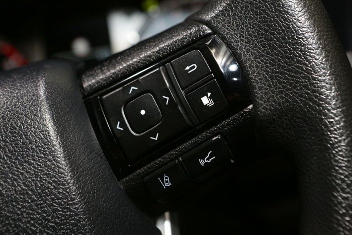 2024 Toyota Hilux SR