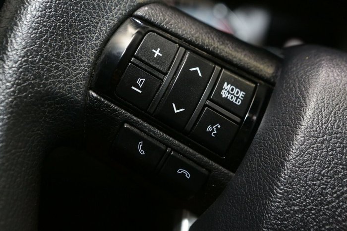 2024 Toyota Hilux SR