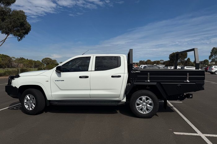2025 Mitsubishi Triton GLX+
