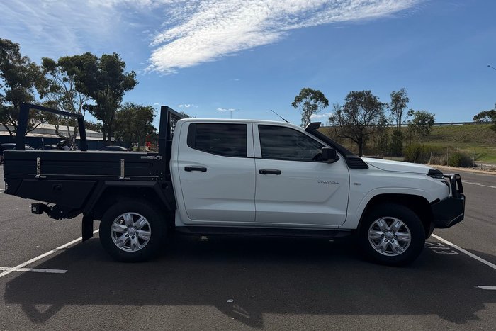 2025 Mitsubishi Triton GLX+