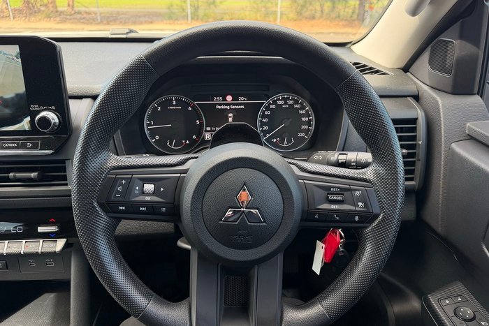 2025 Mitsubishi Triton GLX+