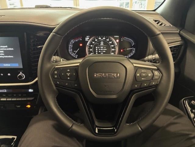 2025 Isuzu MU-X LS-T