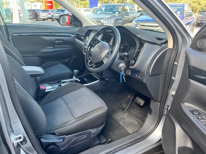 2021 Mitsubishi Outlander ES