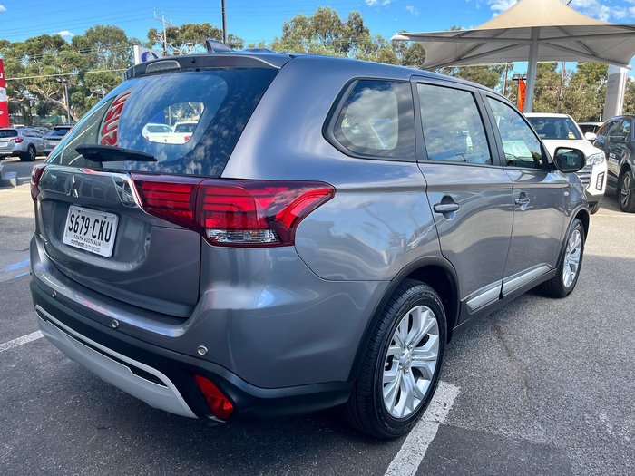 2021 Mitsubishi Outlander ES