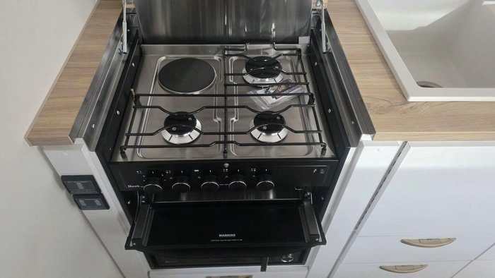 2026 Leader Caravans 2110 C K1e5b T Gold Le King Bed 2110