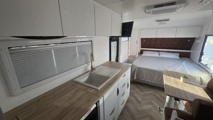 2026 Leader Caravans 2110 C K1e5b T Gold Le King Bed 2110