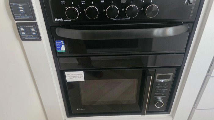 2026 Leader Caravans 2110 C K1e5b T Gold Le King Bed 2110