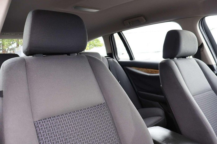 2010 Holden Commodore Omega