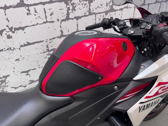 2015 Yamaha YZF-R3 R3 Red