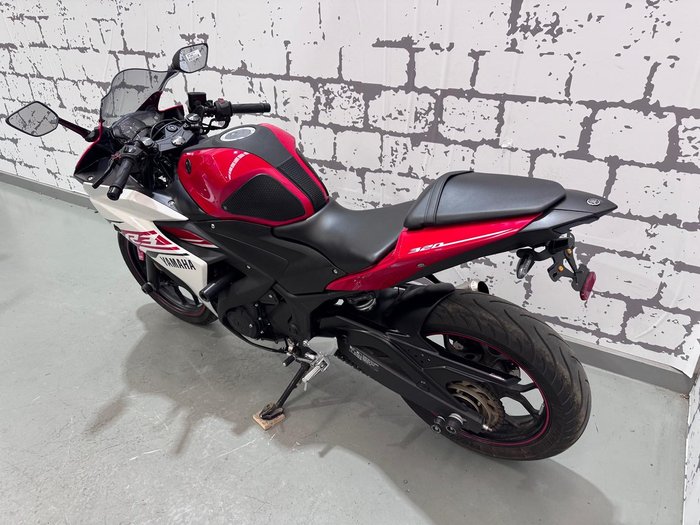 2015 Yamaha YZF-R3 R3 Red