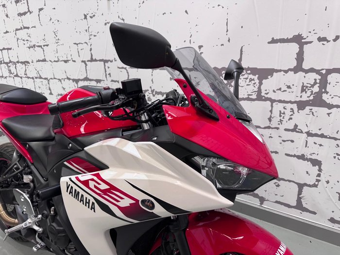 2015 Yamaha YZF-R3 R3 Red