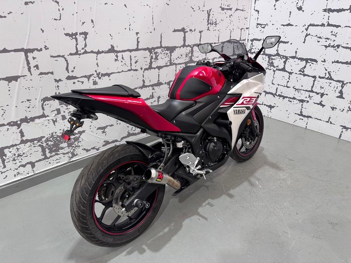2015 Yamaha YZF-R3 R3 Red