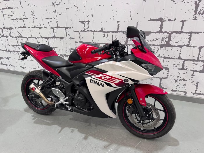 2015 Yamaha YZF-R3 R3 Red