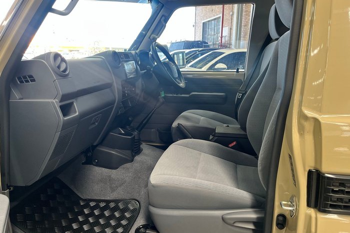 2025 Toyota Landcruiser GXL