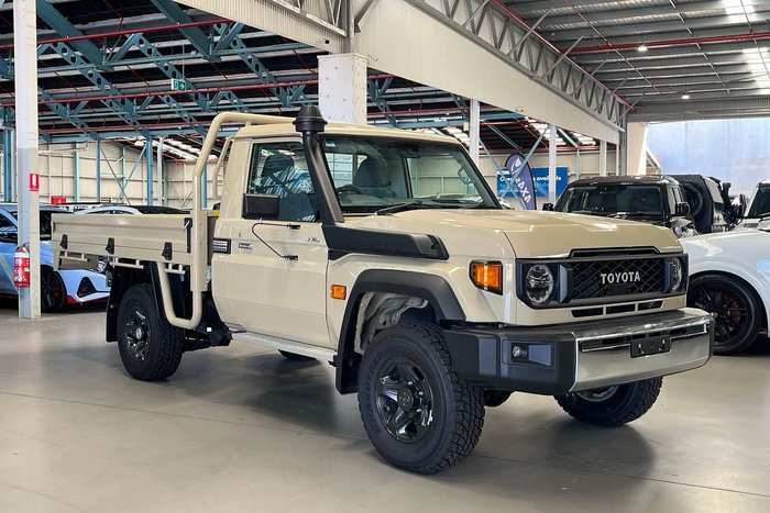 2025 Toyota Landcruiser GXL