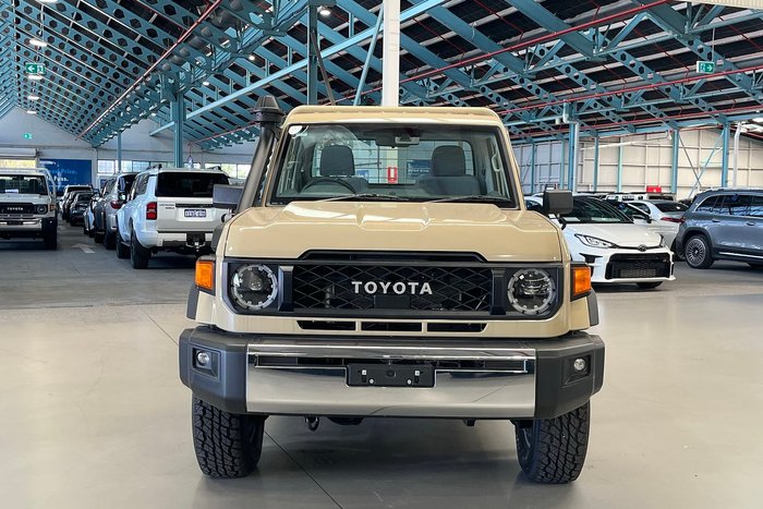2025 Toyota Landcruiser GXL