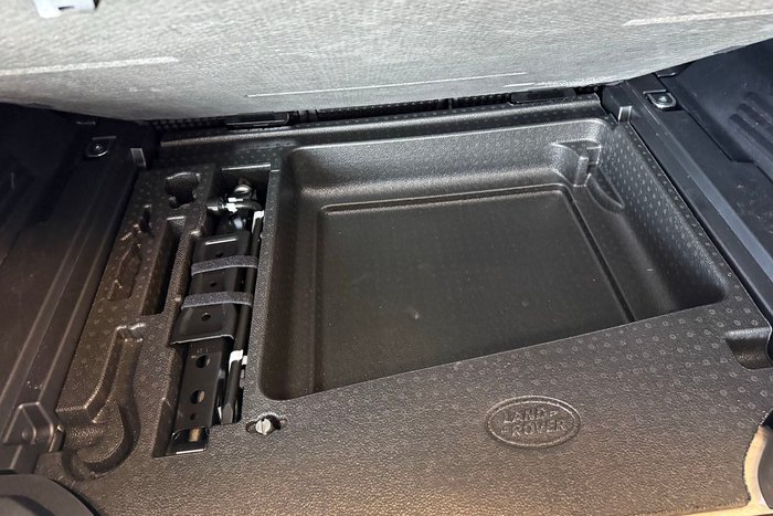 2024 Land Rover Defender 110 P400 S