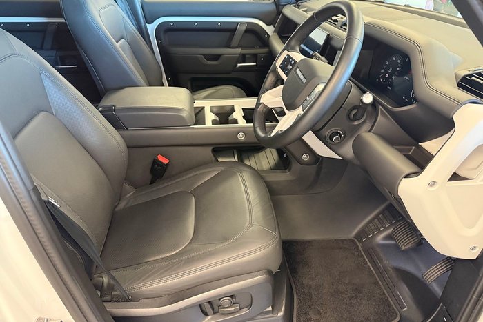 2024 Land Rover Defender 110 P400 S