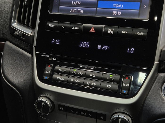 2015 Toyota Landcruiser Sahara VDJ200R 4X4 Dual Range WHITE