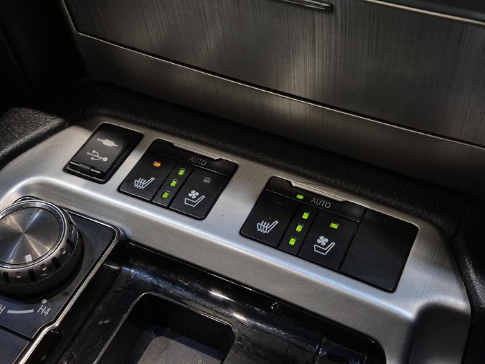 2015 Toyota Landcruiser Sahara VDJ200R 4X4 Dual Range WHITE