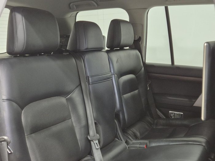 2015 Toyota Landcruiser Sahara VDJ200R 4X4 Dual Range WHITE