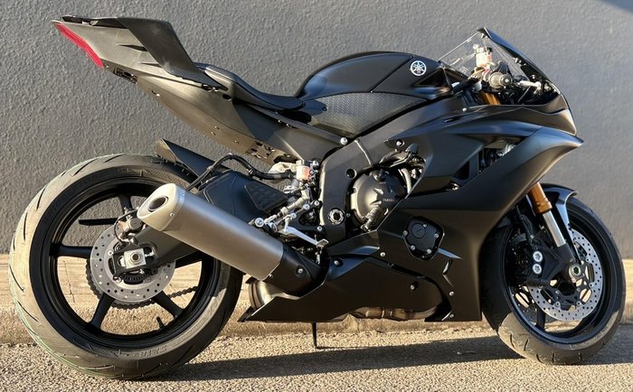 2024 Yamaha YZF-R6 Race Model