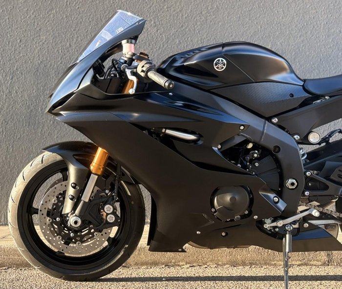2024 Yamaha YZF-R6 Race Model