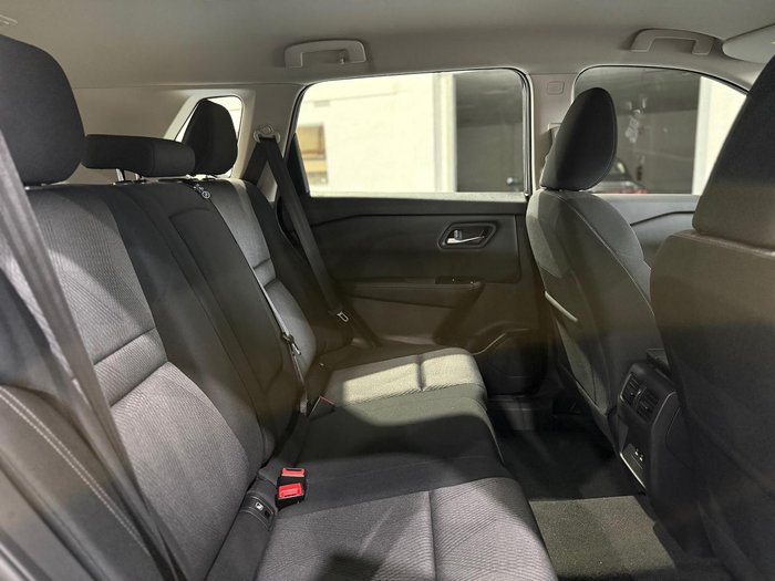 2026 Nissan X-TRAIL ST