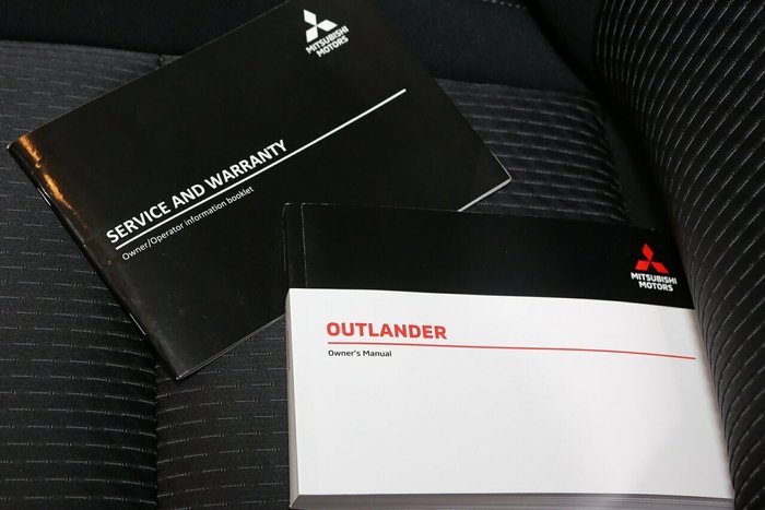 2022 Mitsubishi Outlander LS