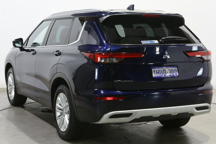 2022 Mitsubishi Outlander LS
