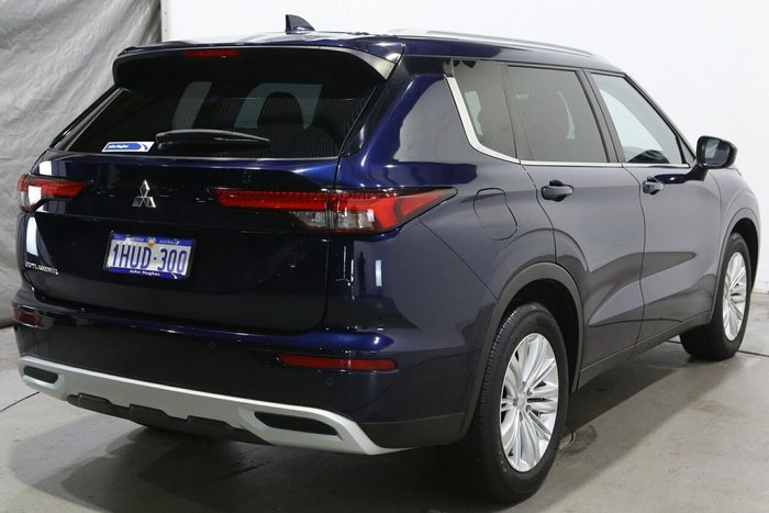 2022 Mitsubishi Outlander LS