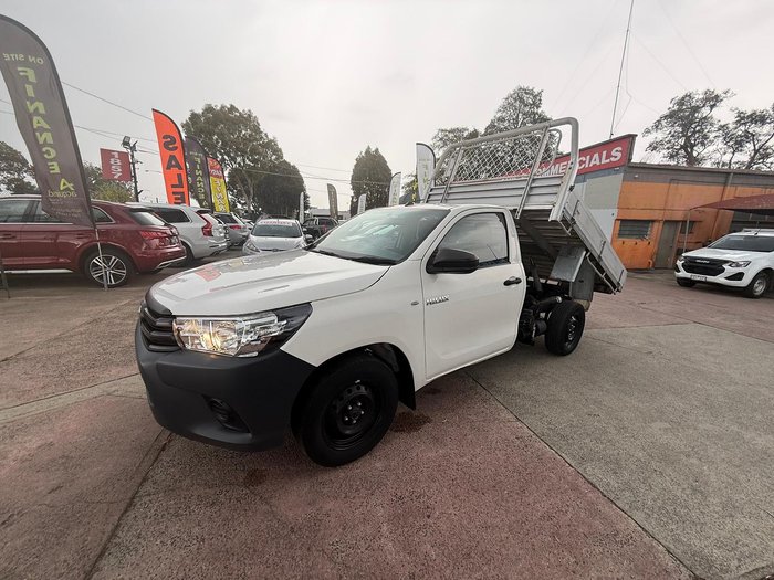 2015 Toyota Hilux Workmate TGN121R 4x2 Glacier White