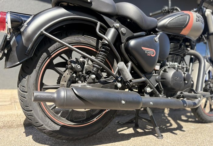 2025 Royal Enfield Classic 350 Dark Classic 350 Grey