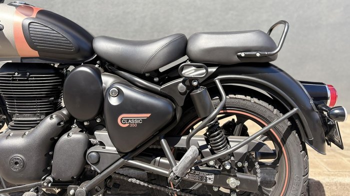 2025 Royal Enfield Classic 350 Dark Classic 350 Grey