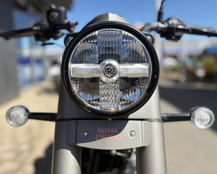 2025 Royal Enfield Classic 350 Dark Classic 350 Grey