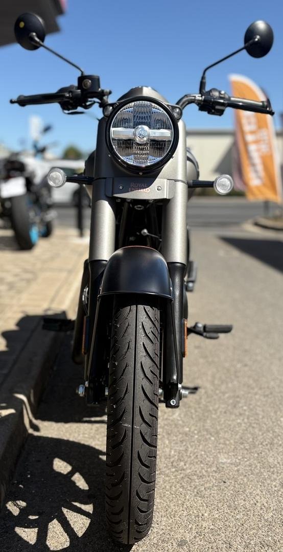 2025 Royal Enfield Classic 350 Dark Classic 350 Grey