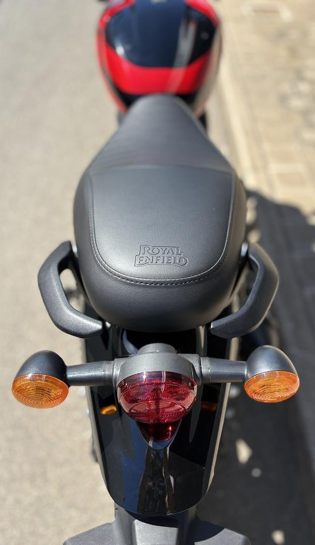 2025 Royal Enfield Hunter 350 Hunter Red