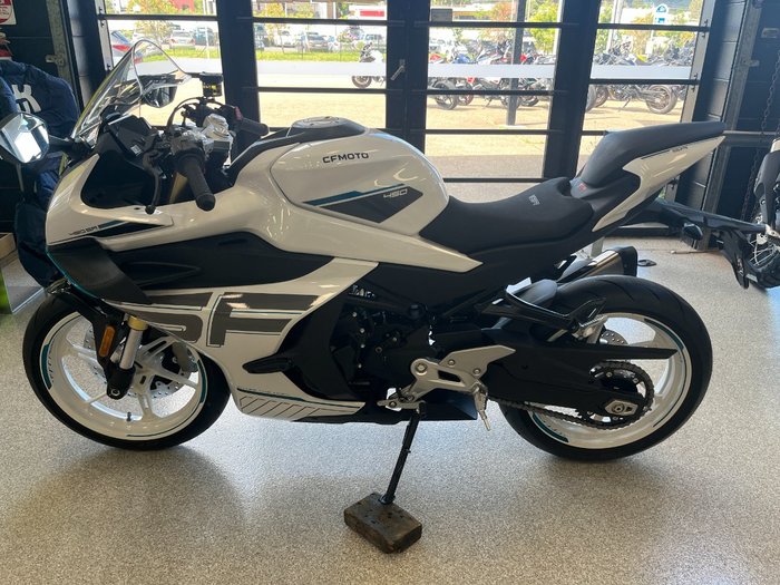 2025 CFMOTO 450 SR ABS WHITE