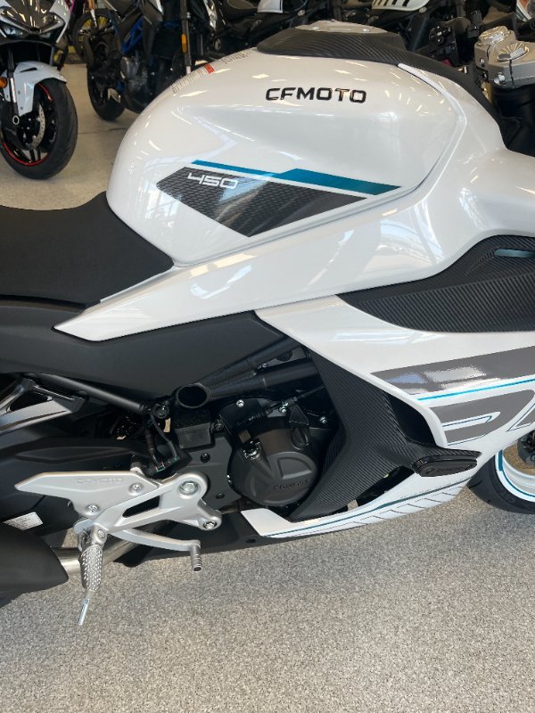 2025 CFMOTO 450 SR ABS WHITE