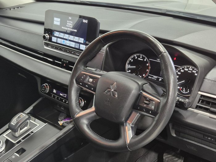 2022 Mitsubishi Outlander LS