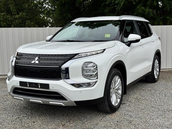 2022 Mitsubishi Outlander LS