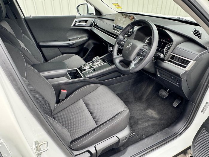 2022 Mitsubishi Outlander LS