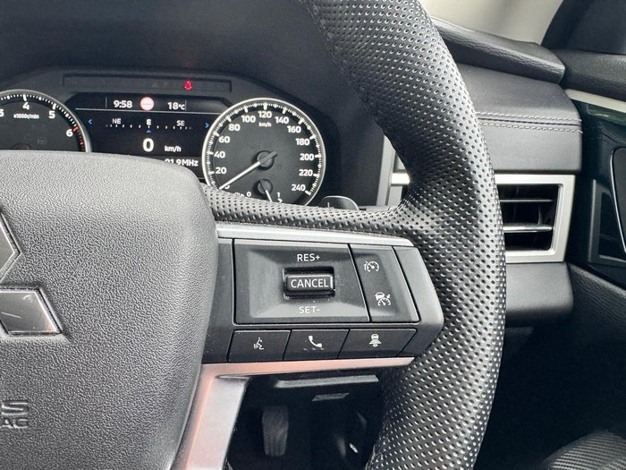 2022 Mitsubishi Outlander LS