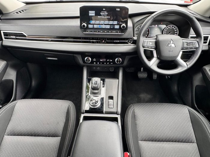 2022 Mitsubishi Outlander LS