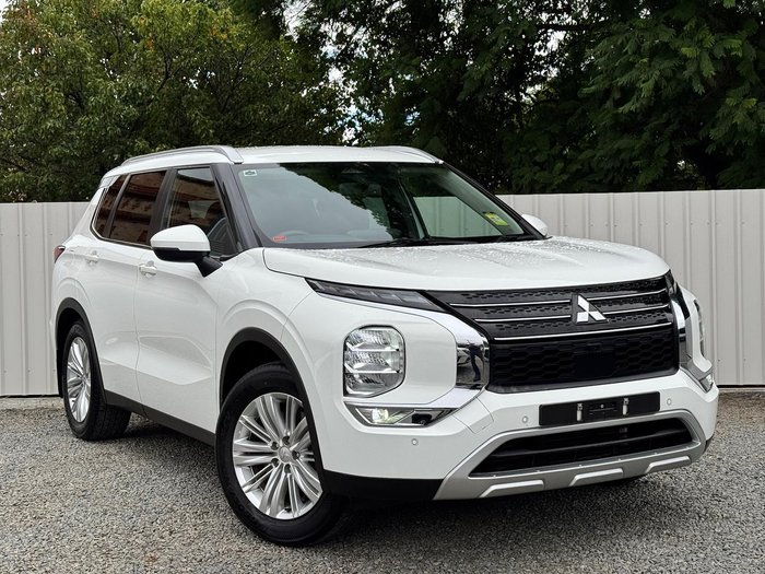 2022 Mitsubishi Outlander LS