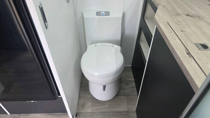 2026 Essential Caravans A Class 196R 19'6